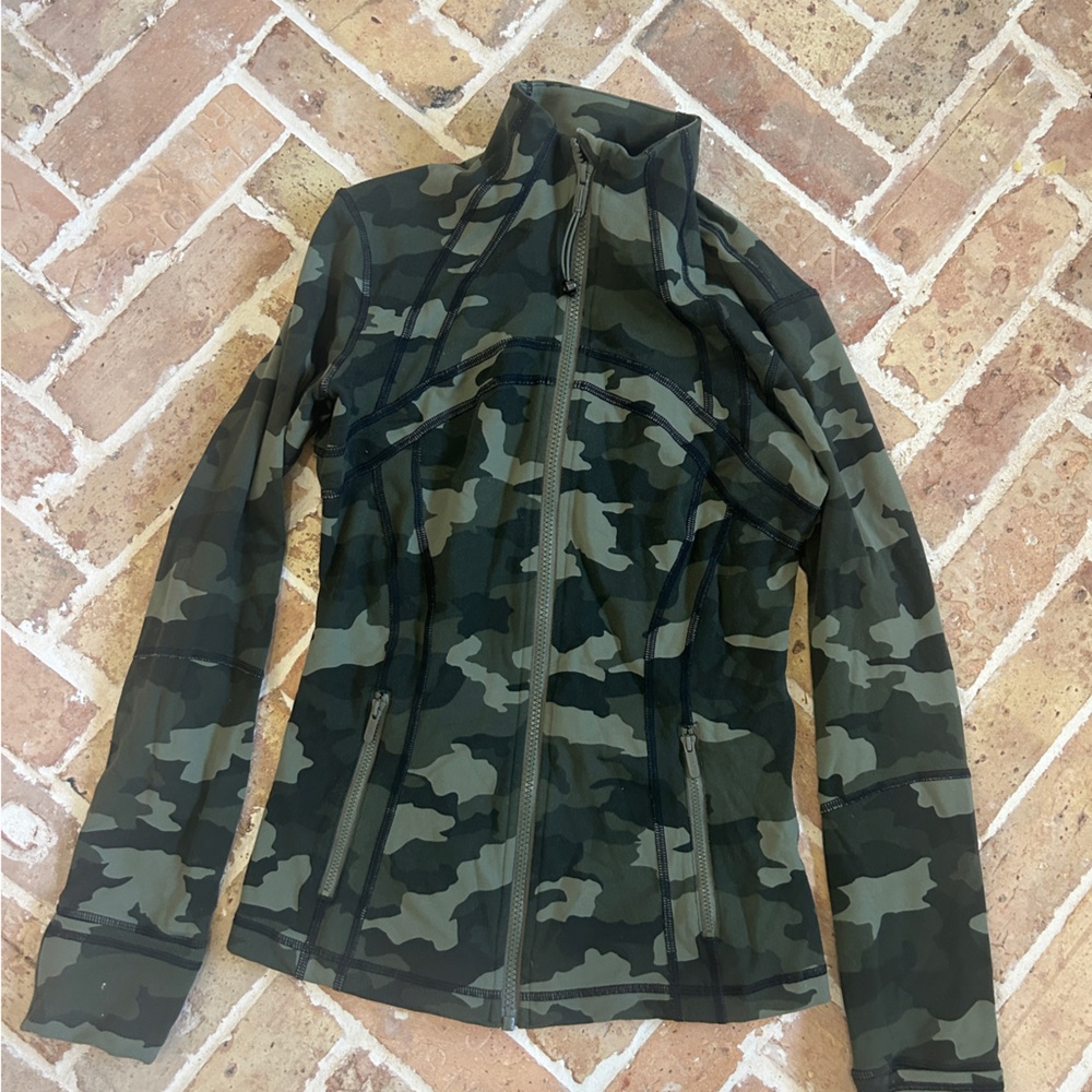 Lululemon Align jacket camo print. Size 6